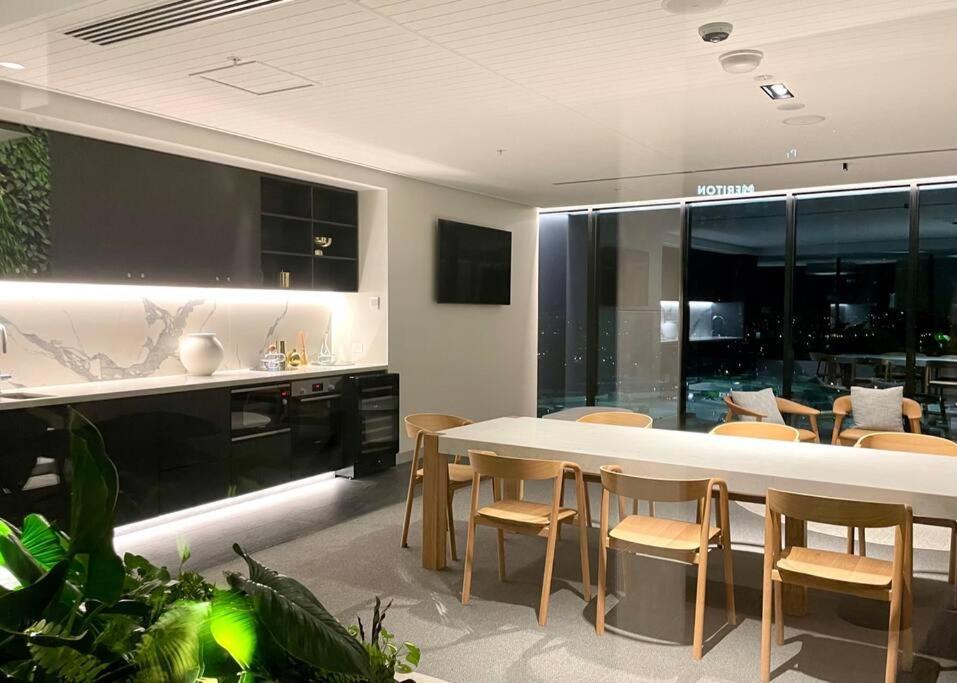Stunning Riverview 1Bedroom Serviced Apt غولد كوست المظهر الخارجي الصورة